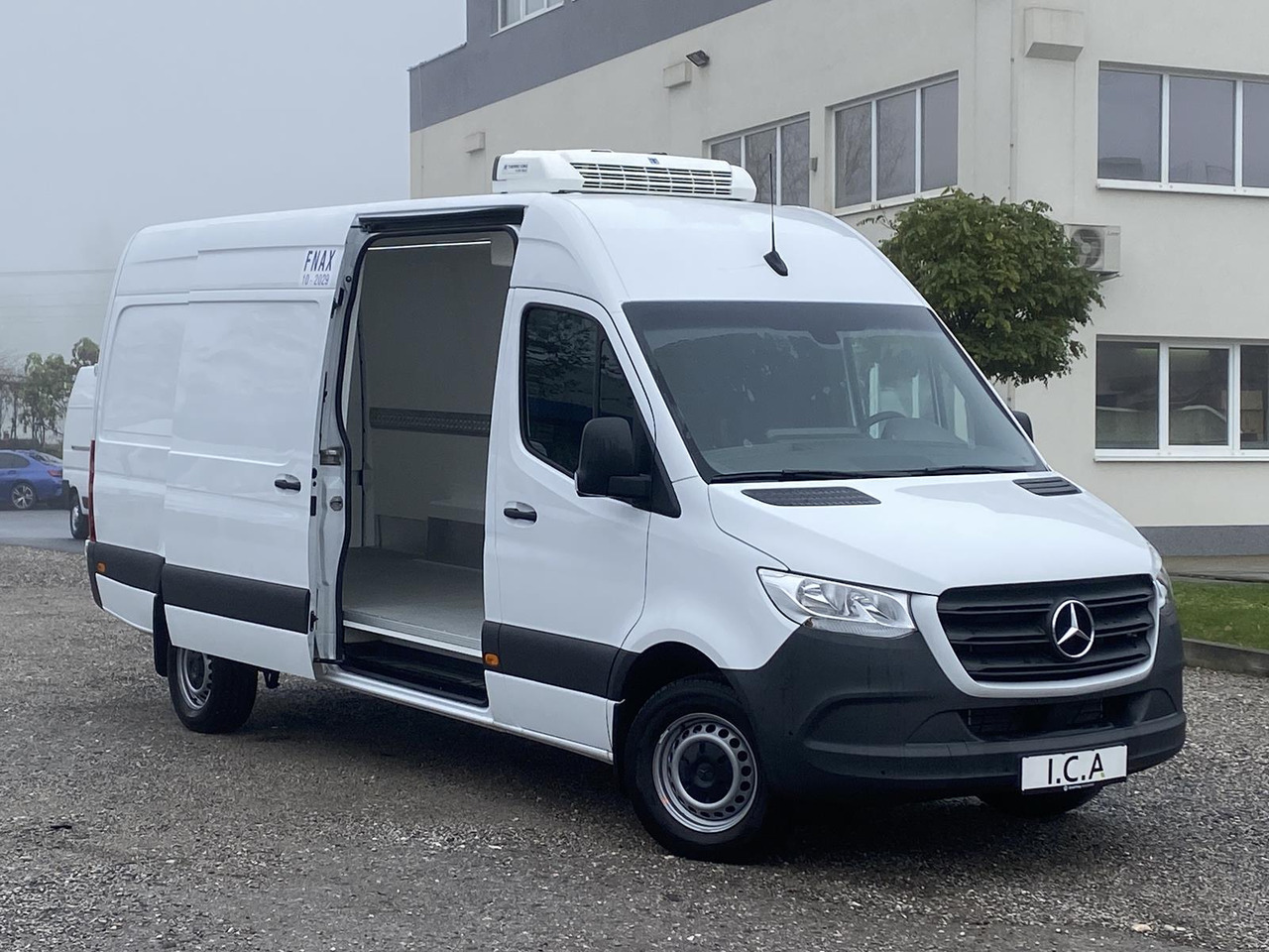 MERCEDES-BENZ SPRINTER 317 CDI L4H3 170PS AUTOMATIK FRISCHDIENST + KONVEKTA FK 3022 12-220V - Furgonas šaldytuvas: foto 4 MERCEDES-BENZ SPRINTER 317 CDI L4H3 170PS AUTOMATIK FRISCHDIENST + KONVEKTA FK 3022 12-220V - Furgonas šaldytuvas: foto 4