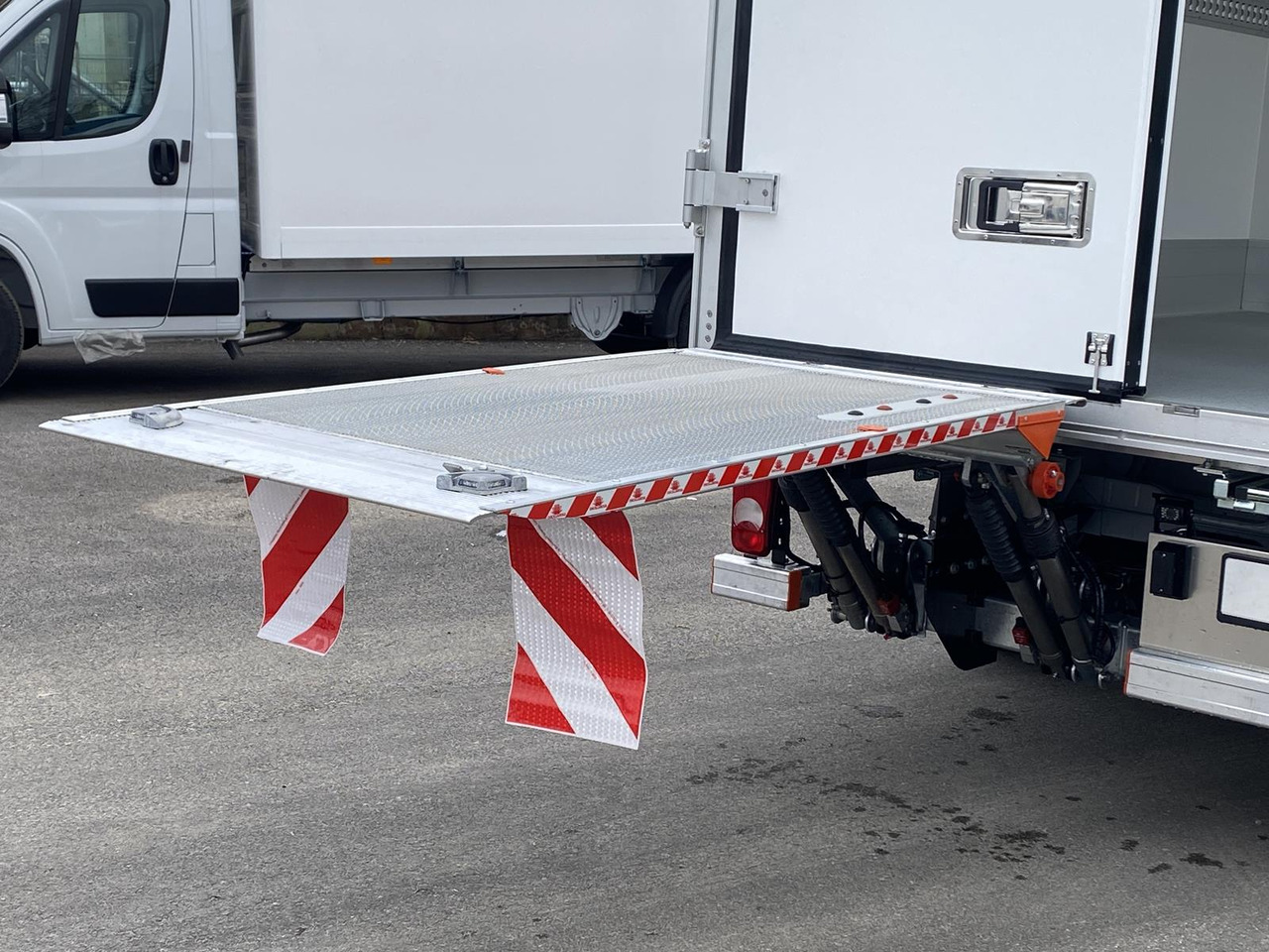 OPEL MOVANO 1+6 DOKA 140PS | KÜHLKOFFER + LADERAMPE lizingą OPEL MOVANO 1+6 DOKA 140PS | KÜHLKOFFER + LADERAMPE: foto 40