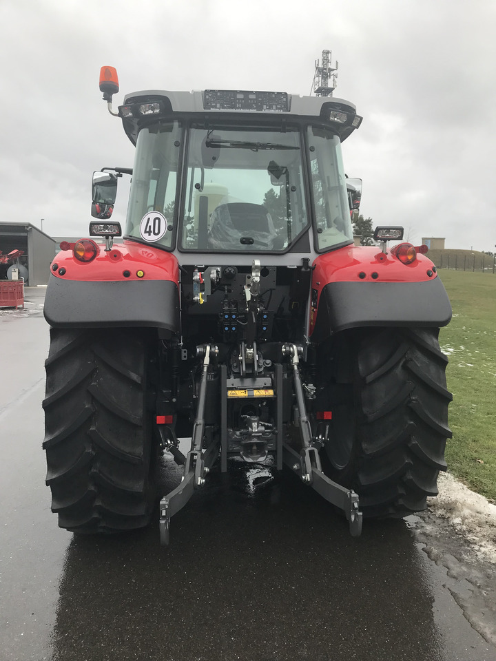 Massey Ferguson MF 5S.115 Dyna-4 ESSENTIAL - Traktorius: foto 2 Massey Ferguson MF 5S.115 Dyna-4 ESSENTIAL - Traktorius: foto 2