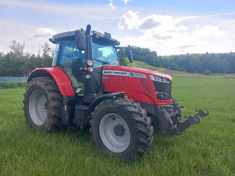 Massey Ferguson MF 6714 S Dyna-VT - Traktorius: foto 1 Massey Ferguson MF 6714 S Dyna-VT - Traktorius: foto 1