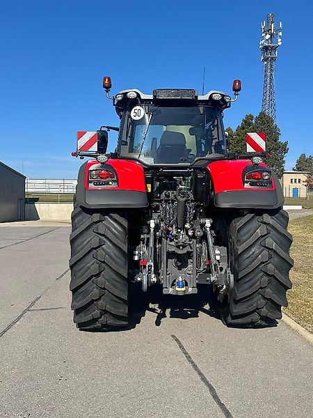 Nauja Traktorius Massey Ferguson MF 8740 S "Exclusive Ausstattung": foto 6 Nauja Traktorius Massey Ferguson MF 8740 S "Exclusive Ausstattung": foto 6
