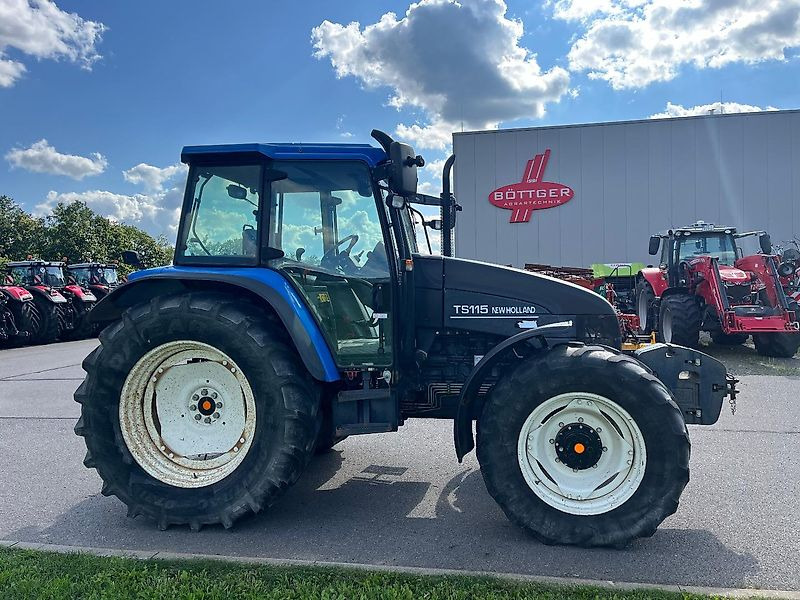 New Holland TS 115 - Traktorius: foto 4 New Holland TS 115 - Traktorius: foto 4