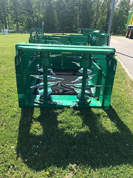 Spread-a-Bale MINI GREEN - 2VR-100 - Gyvulininkystės įranga: foto 3 Spread-a-Bale MINI GREEN - 2VR-100 - Gyvulininkystės įranga: foto 3