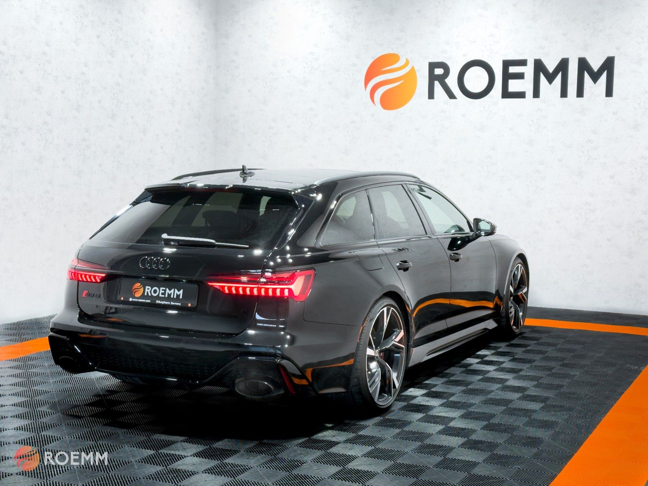 Audi RS6 Avant 4.0 TFSI quattro*Dynamik*360°*PANO*LED - Universalas: foto 4 Audi RS6 Avant 4.0 TFSI quattro*Dynamik*360°*PANO*LED - Universalas: foto 4