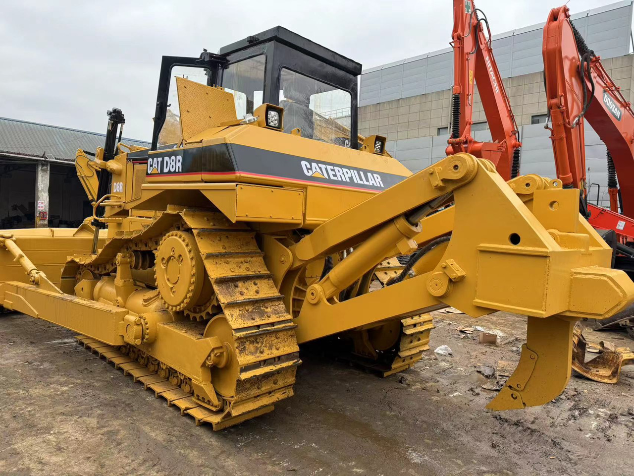 Caterpillar CAT D8R D8T D7H D7R D7G D7R D7E Used Bulldozer in Excellent Work Condition for Slae - Buldozeris: foto 2 Caterpillar CAT D8R D8T D7H D7R D7G D7R D7E Used Bulldozer in Excellent Work Condition for Slae - Buldozeris: foto 2