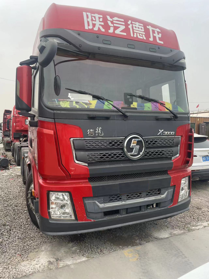 Shacman Slightly Used X3000 X5000 (6*4) Semi Truck Head Tractor Head Tipper Head - Vilkikas: foto 3 Shacman Slightly Used X3000 X5000 (6*4) Semi Truck Head Tractor Head Tipper Head - Vilkikas: foto 3