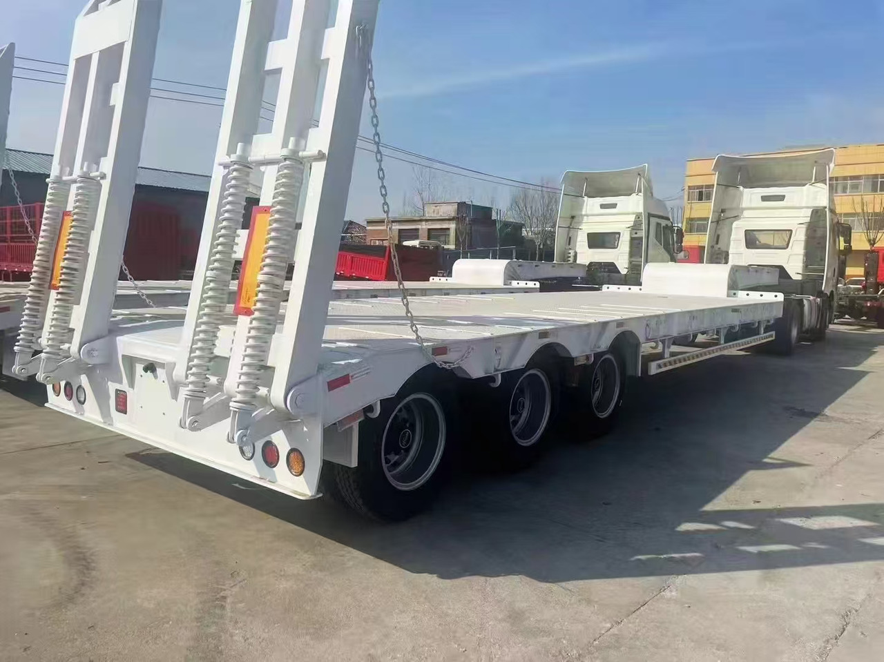 ZHICHENG Semi Flat Bed Low Bed Lowboy bed truck in New or Used Condition and various Size for Sale - Žemo profilio platforma puspriekabė: foto 2 ZHICHENG Semi Flat Bed Low Bed Lowboy bed truck in New or Used Condition and various Size for Sale - Žemo profilio platforma puspriekabė: foto 2