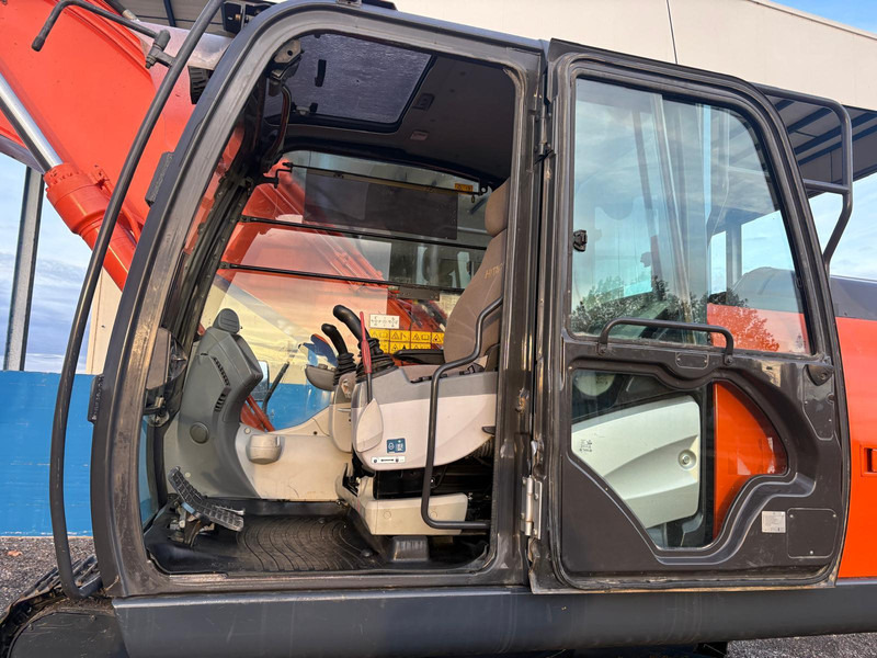 Vikšrinis ekskavatorius Hitachi ZX250LCN-6: foto 13