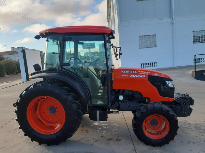 Kubota M8540 - Traktorius: foto 2 Kubota M8540 - Traktorius: foto 2