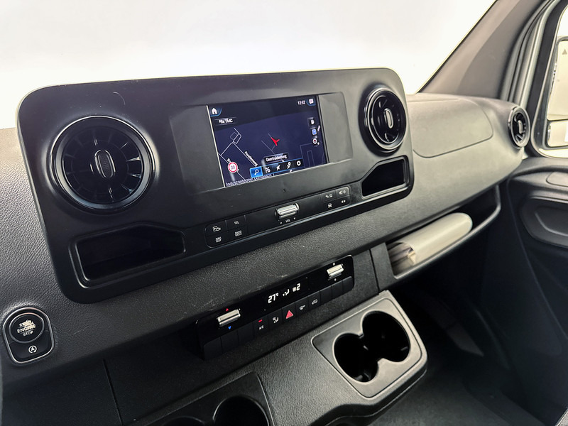 Mercedes-Benz Sprinter 314 2.2 CDI L2H2 Automaat Laadlift Omvormer 220v Luchtgeveerde stoel Navigatie MBUX Camera - Krovininis mikroautobusas: foto 5 Mercedes-Benz Sprinter 314 2.2 CDI L2H2 Automaat Laadlift Omvormer 220v Luchtgeveerde stoel Navigatie MBUX Camera - Krovininis mikroautobusas: foto 5