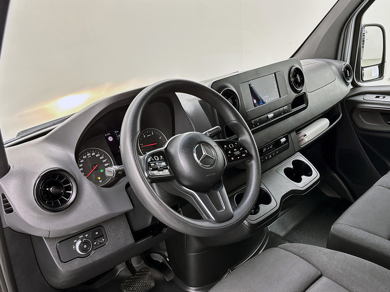 Mercedes-Benz Sprinter 314 2.2 CDI L2H2 Automaat Laadlift Omvormer 220v Luchtgeveerde stoel Navigatie MBUX Camera - Krovininis mikroautobusas: foto 4 Mercedes-Benz Sprinter 314 2.2 CDI L2H2 Automaat Laadlift Omvormer 220v Luchtgeveerde stoel Navigatie MBUX Camera - Krovininis mikroautobusas: foto 4