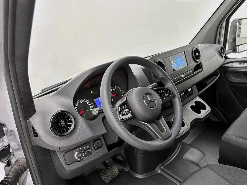 Mercedes-Benz Sprinter 517 L3 Open laadbak Trekhaak Cruise control Dubbel lucht MBUX - Bortinis automobilis: foto 4 Mercedes-Benz Sprinter 517 L3 Open laadbak Trekhaak Cruise control Dubbel lucht MBUX - Bortinis automobilis: foto 4