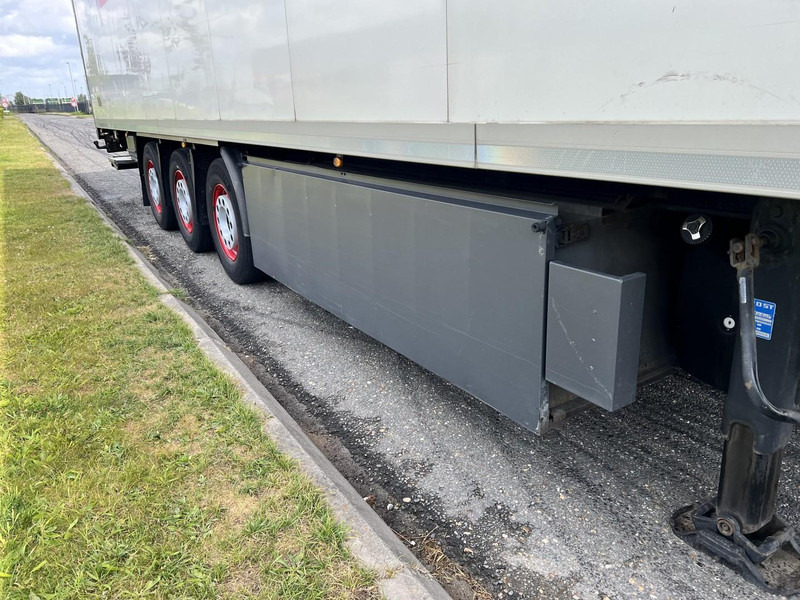 Kögel 3 - assige koeloplegger Carrier vector 1550 - Refrižeratorius puspriekabė: foto 4 Kögel 3 - assige koeloplegger Carrier vector 1550 - Refrižeratorius puspriekabė: foto 4