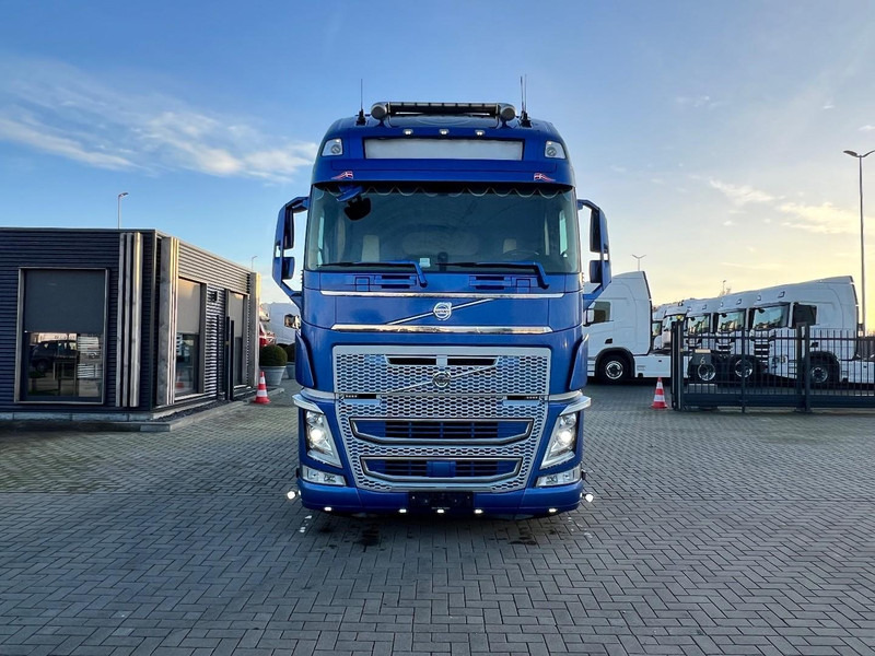 Volvo FH 500 6x2 vla trekker Globetrotter XL / Full Air / Stanclima / ADR EX/II, EX/III, AT, FL - Vilkikas: foto 2 Volvo FH 500 6x2 vla trekker Globetrotter XL / Full Air / Stanclima / ADR EX/II, EX/III, AT, FL - Vilkikas: foto 2