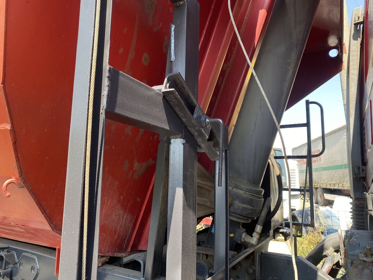 Hyva HARDOX 6x4 BENA basculabila CA NOUA - Bortinis kėbulas: foto 4 Hyva HARDOX 6x4 BENA basculabila CA NOUA - Bortinis kėbulas: foto 4