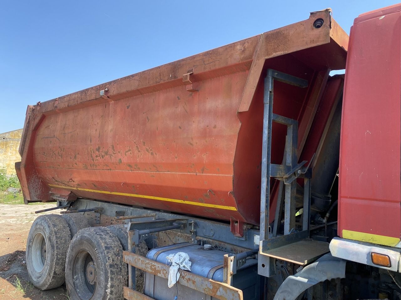 Hyva HARDOX 6x4 BENA basculabila CA NOUA - Bortinis kėbulas: foto 2 Hyva HARDOX 6x4 BENA basculabila CA NOUA - Bortinis kėbulas: foto 2