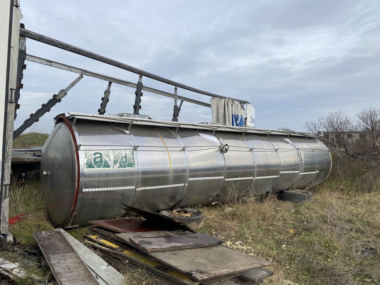 Magyar REZERVOR CISTERNA INOX ALIMENTAR in stare buna - Tank konteineris: foto 2 Magyar REZERVOR CISTERNA INOX ALIMENTAR in stare buna - Tank konteineris: foto 2