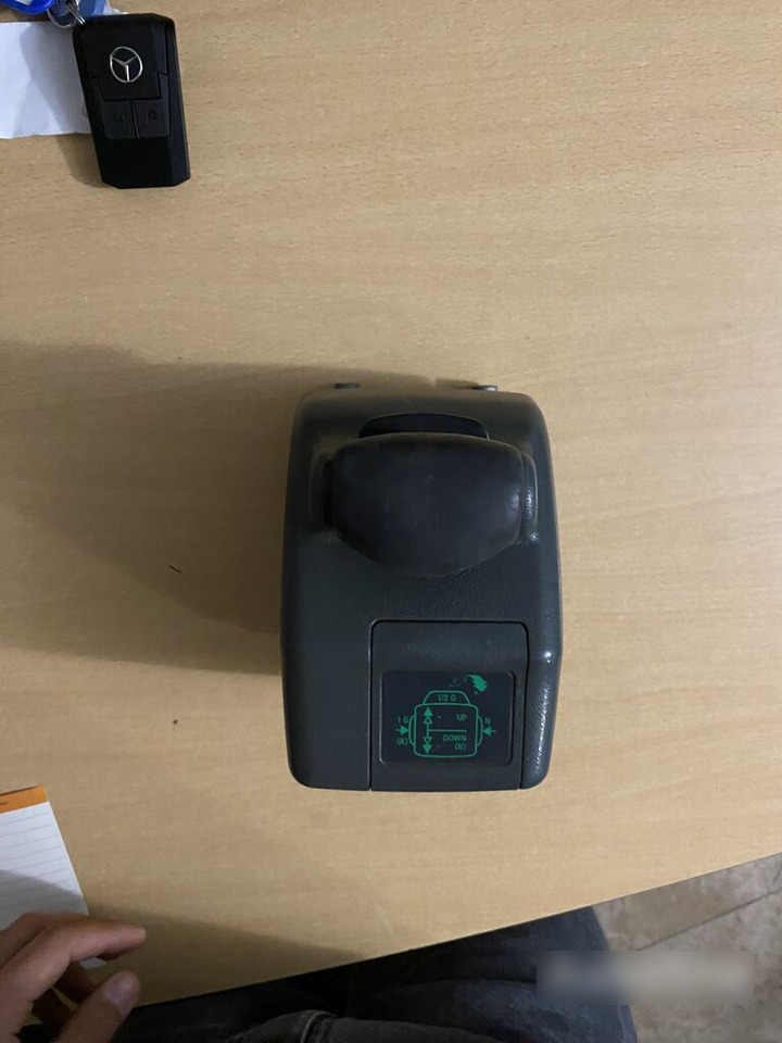 Mercedes-Benz Selector Lever Module, transmission shift , schimbator actros se truck - Pavarų svirtis - Sunkvežimis: foto 2 Mercedes-Benz Selector Lever Module, transmission shift , schimbator actros se truck - Pavarų svirtis - Sunkvežimis: foto 2