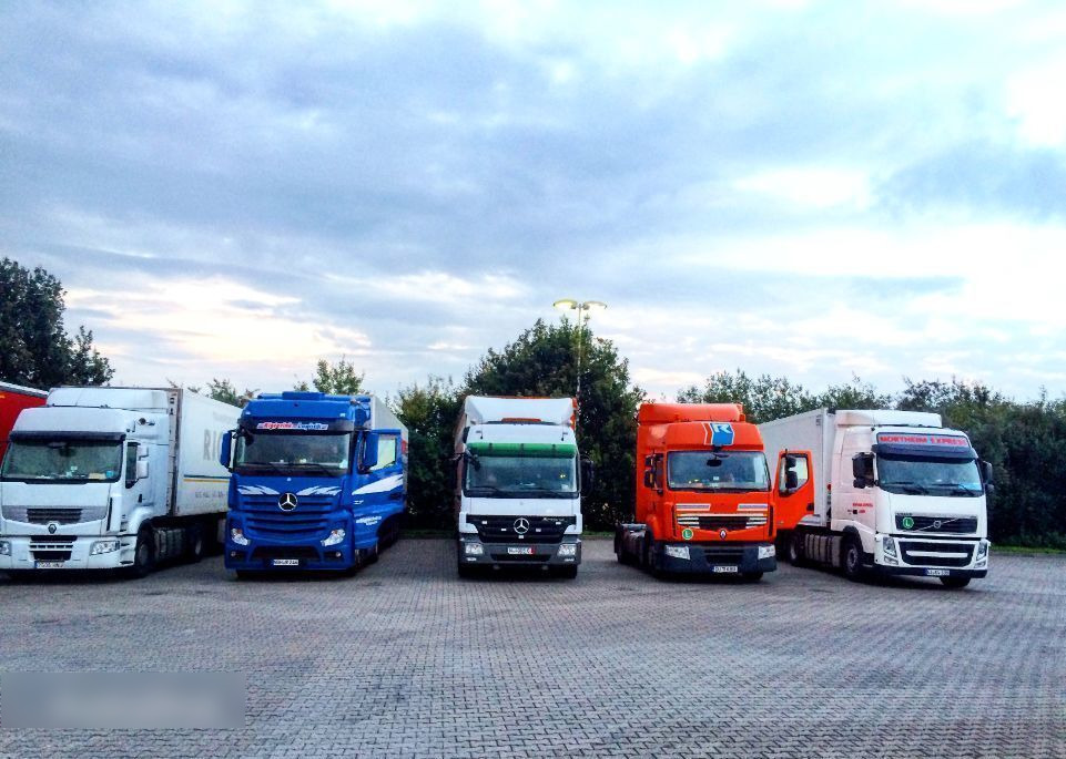 Schwarzmüller Cumparam Semiremorci Camioane TIR Autotractor Accidentate , D - Tentinė puspriekabė: foto 5 Schwarzmüller Cumparam Semiremorci Camioane TIR Autotractor Accidentate , D - Tentinė puspriekabė: foto 5