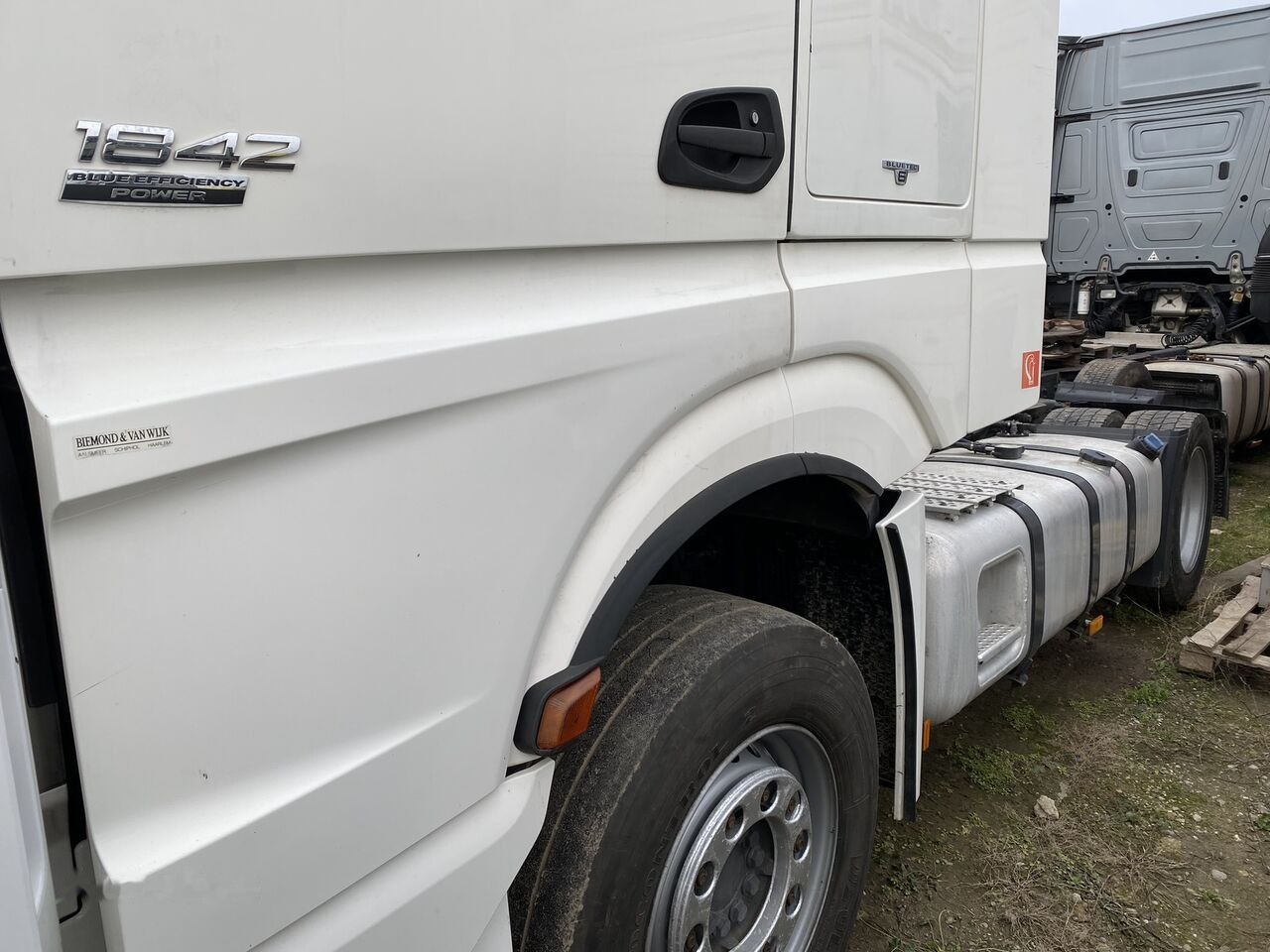 Mercedes-Benz Cap tractor MERCEDES-BENZ TOP Actros 1842 MP4 Klima MegaSpace - Vilkikas: foto 4 Mercedes-Benz Cap tractor MERCEDES-BENZ TOP Actros 1842 MP4 Klima MegaSpace - Vilkikas: foto 4
