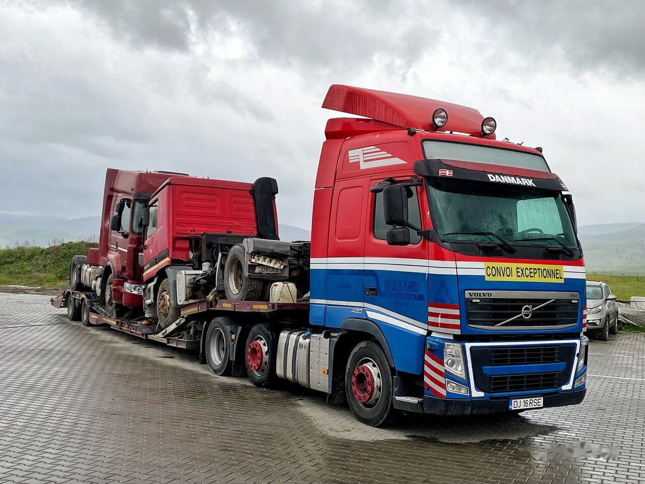 Volvo FH12 420 68T Euro 5 6x2 - Vilkikas: foto 1 Volvo FH12 420 68T Euro 5 6x2 - Vilkikas: foto 1