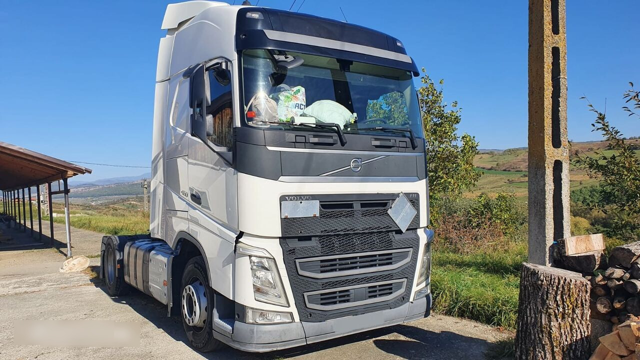 Volvo FH12 EURO 6 2016 460 A Volvo FH12 EURO 6 2016 460 truck - Kabina - Sunkvežimis: foto 1 Volvo FH12 EURO 6 2016 460 A Volvo FH12 EURO 6 2016 460 truck - Kabina - Sunkvežimis: foto 1