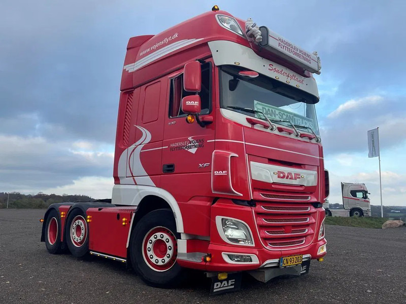 DAF XF 530 Twensteer Special interior. Full Air suspension Hydr. system - Vilkikas: foto 2 DAF XF 530 Twensteer Special interior. Full Air suspension Hydr. system - Vilkikas: foto 2