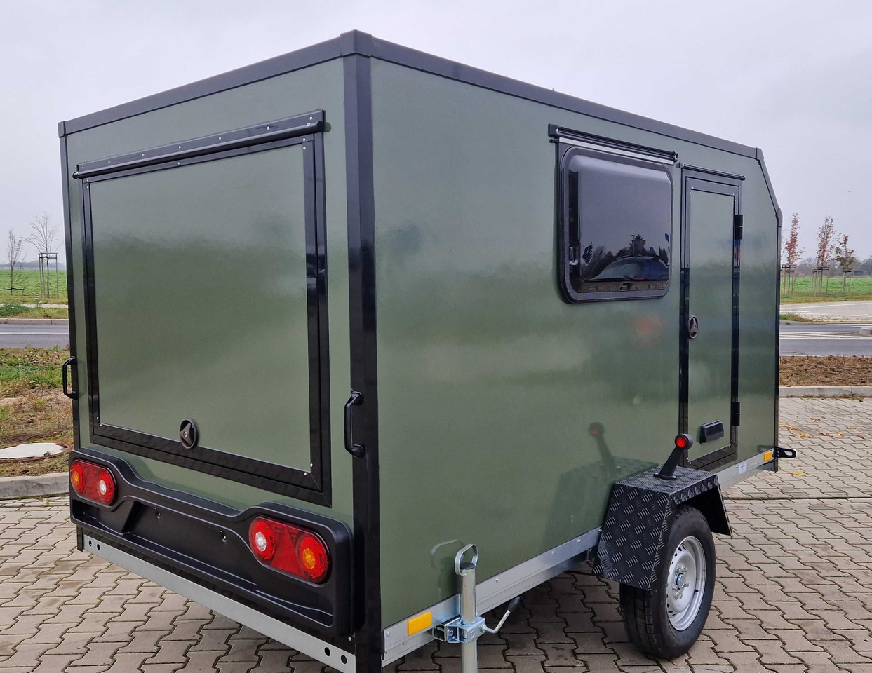 MiniCAMP do lasu na ryby minikempingowa przyczepa wyprawowa - Prikabinamas namelis: foto 3 MiniCAMP do lasu na ryby minikempingowa przyczepa wyprawowa - Prikabinamas namelis: foto 3