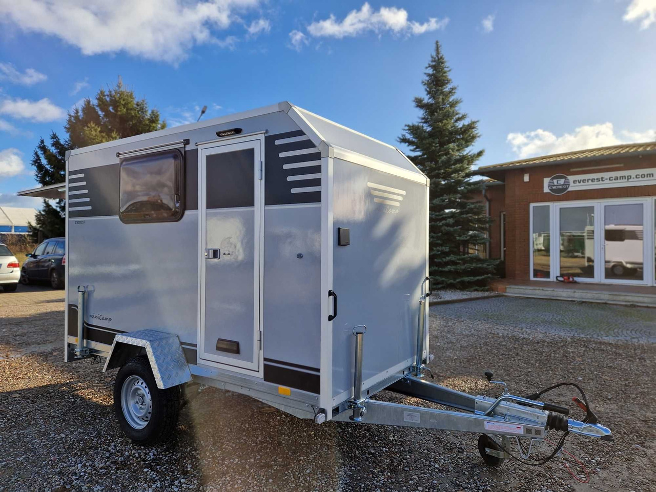 Minicamp Everest Lekki mały kemping camper DMC 600 do 1000kg NOWA - Prikabinamas namelis: foto 1 Minicamp Everest Lekki mały kemping camper DMC 600 do 1000kg NOWA - Prikabinamas namelis: foto 1