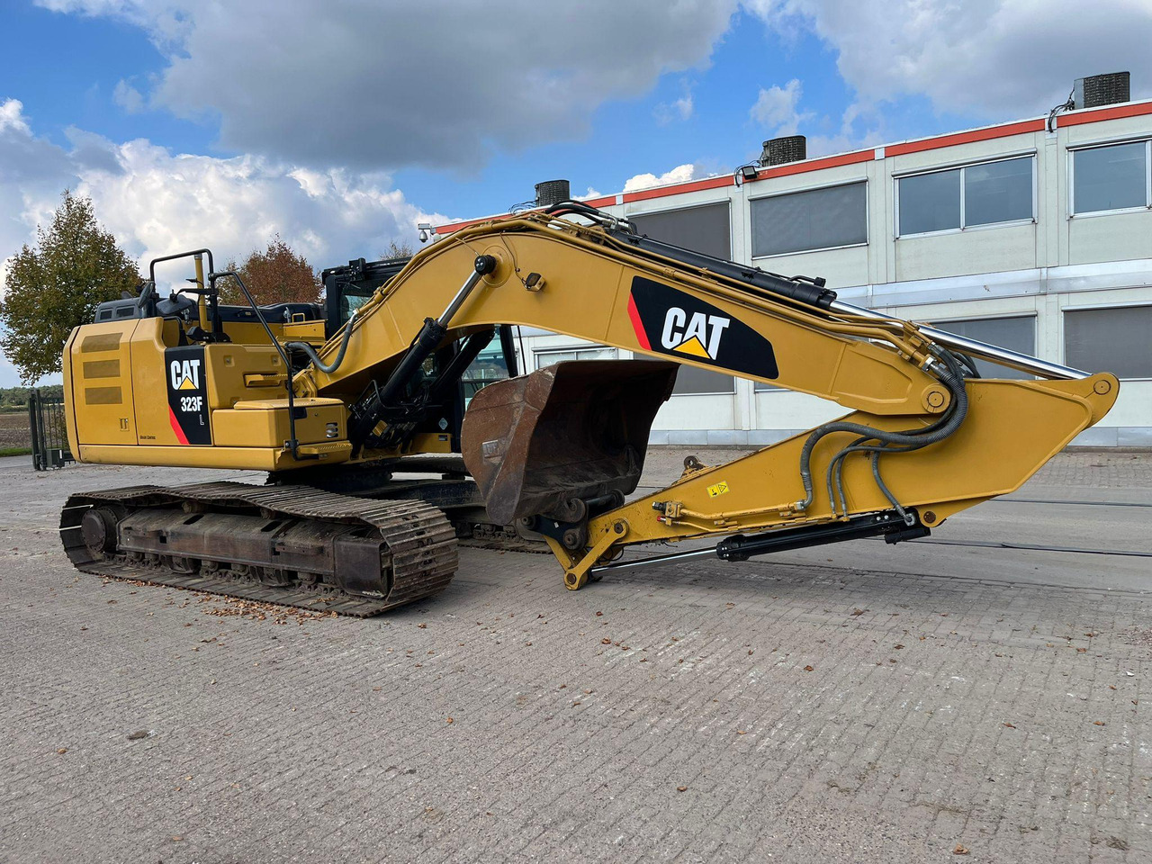 Caterpillar 323FL - Vikšrinis ekskavatorius: foto 4 Caterpillar 323FL - Vikšrinis ekskavatorius: foto 4