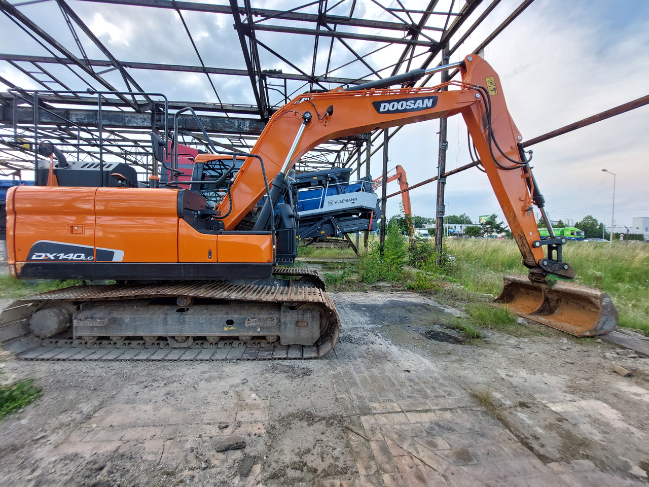 DOOSAN DX140LC-5 - Vikšrinis ekskavatorius: foto 1 DOOSAN DX140LC-5 - Vikšrinis ekskavatorius: foto 1