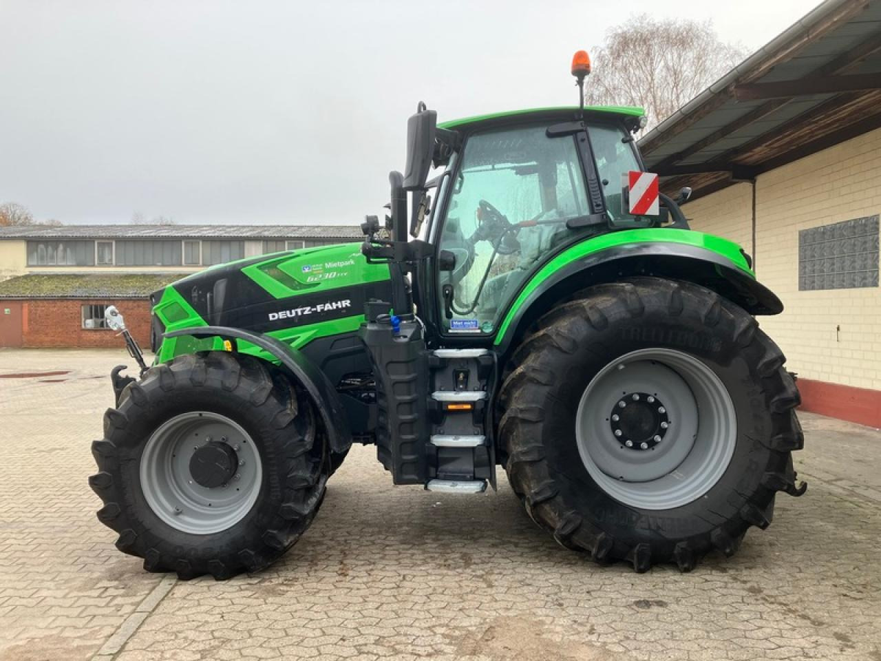 Deutz-Fahr 6230 TTV SONDERPREIS - Traktorius: foto 2 Deutz-Fahr 6230 TTV SONDERPREIS - Traktorius: foto 2