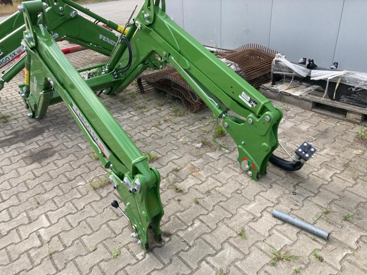 Fendt FRONTLADER CARGO 5X85 AKTION - Traktorius - frontalinis krautuvas: foto 2 Fendt FRONTLADER CARGO 5X85 AKTION - Traktorius - frontalinis krautuvas: foto 2