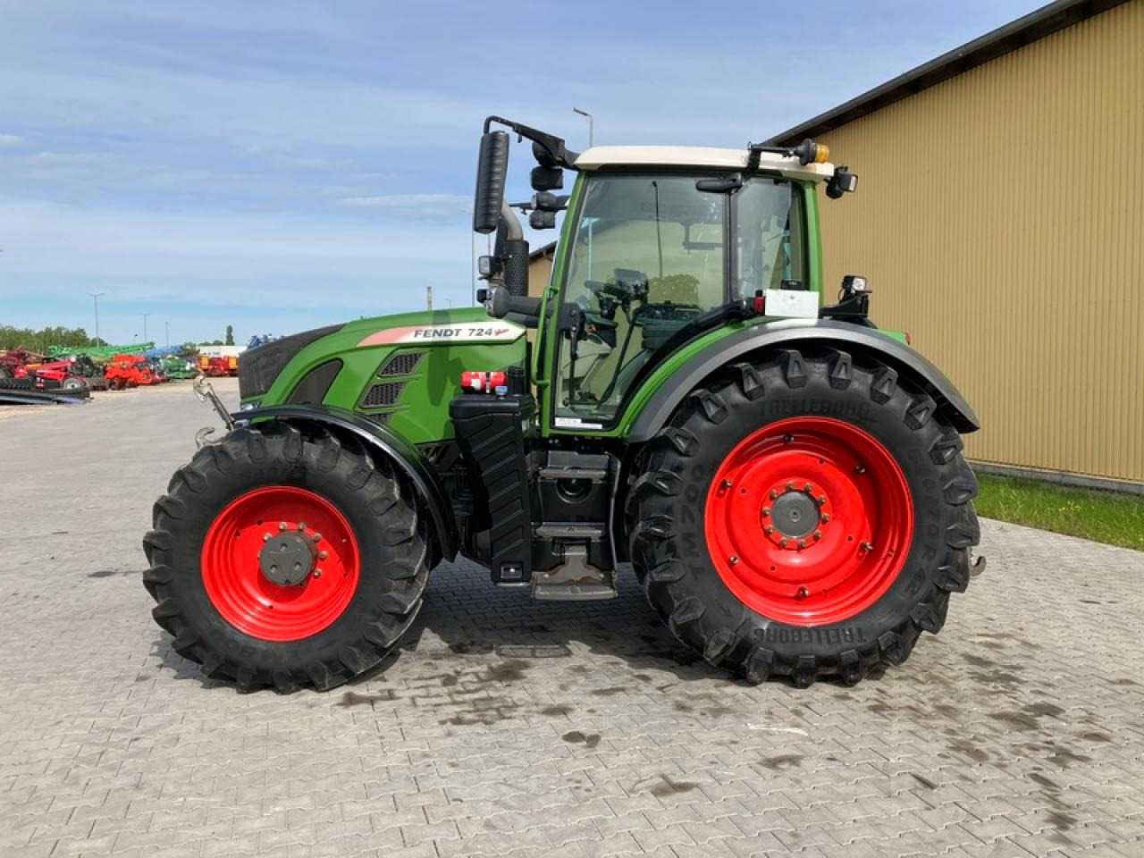Fendt VARIO 724 PROFIPLUS RTK - Traktorius: foto 2 Fendt VARIO 724 PROFIPLUS RTK - Traktorius: foto 2