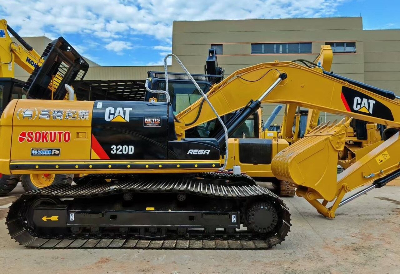 Caterpillar 330BL - Vikšrinis ekskavatorius: foto 1 Caterpillar 330BL - Vikšrinis ekskavatorius: foto 1