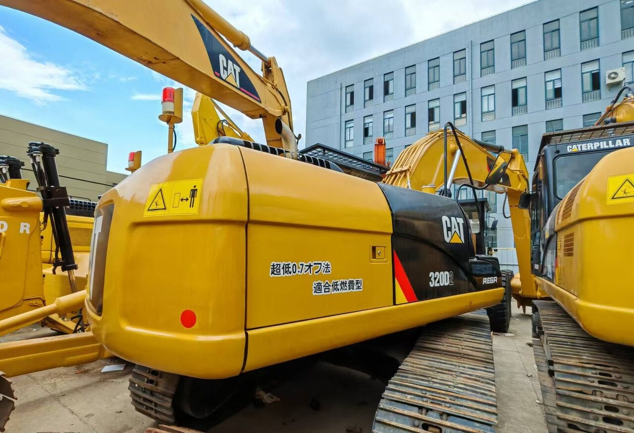 Caterpillar 330BL - Vikšrinis ekskavatorius: foto 3 Caterpillar 330BL - Vikšrinis ekskavatorius: foto 3
