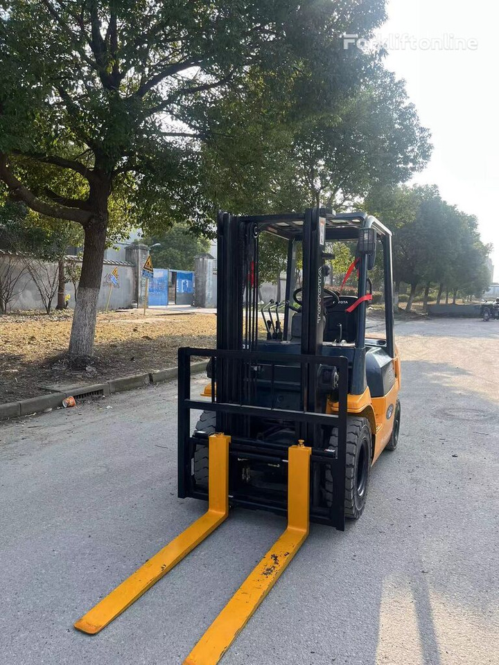 Toyota 7FD30 - Dyzelinis krautuvas: foto 4 Toyota 7FD30 - Dyzelinis krautuvas: foto 4