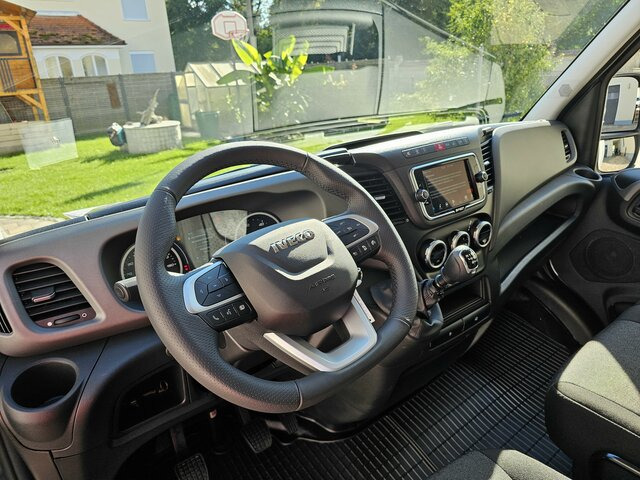 IVECO Daily 35S18 3.0 Koffer Voll-LED Navigation - Furgonas su krovinių dėže: foto 4 IVECO Daily 35S18 3.0 Koffer Voll-LED Navigation - Furgonas su krovinių dėže: foto 4