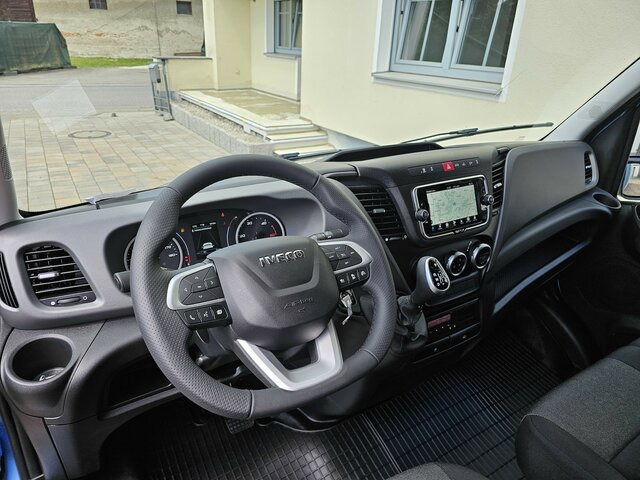 IVECO Daily 35S18HA8 3.0 Koffer Hi-Matic AHK Tacho... - Furgonas su krovinių dėže: foto 4 IVECO Daily 35S18HA8 3.0 Koffer Hi-Matic AHK Tacho... - Furgonas su krovinių dėže: foto 4