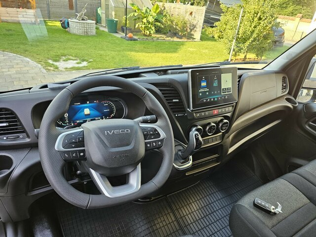 IVECO Daily 35S18HA8V DOKA Hi-Matic 12m³ 2xSchiebetür - Krovininis mikroautobusas, Komercinis automobilis su dviguba kabina: foto 5 IVECO Daily 35S18HA8V DOKA Hi-Matic 12m³ 2xSchiebetür - Krovininis mikroautobusas, Komercinis automobilis su dviguba kabina: foto 5