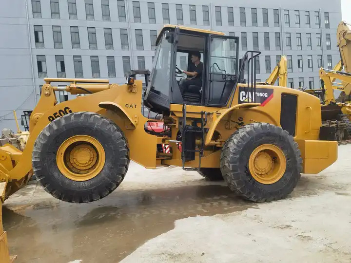 CAT 950G - Ratinis krautuvas: foto 2 CAT 950G - Ratinis krautuvas: foto 2