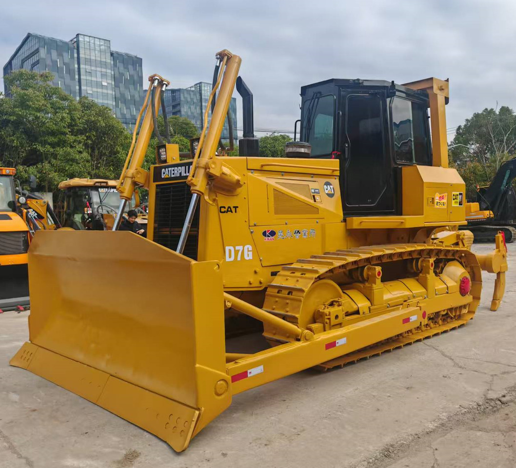 CAT D7G Bulldozer - Buldozeris: foto 2 CAT D7G Bulldozer - Buldozeris: foto 2