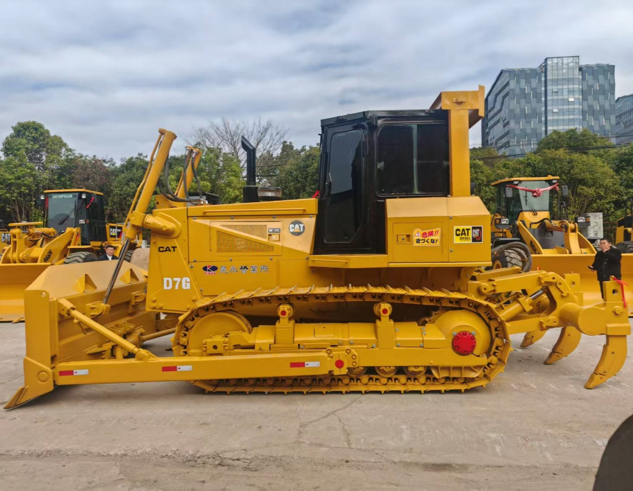 CAT D7G Bulldozer - Buldozeris: foto 1 CAT D7G Bulldozer - Buldozeris: foto 1