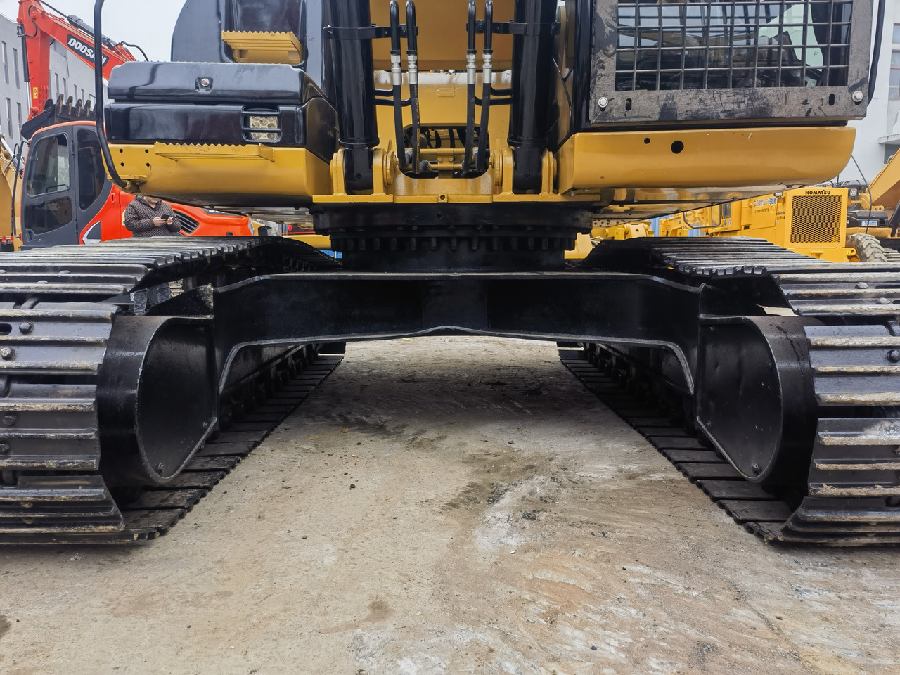 CATERPILLAR 330 D - Vikšrinis ekskavatorius: foto 3 CATERPILLAR 330 D - Vikšrinis ekskavatorius: foto 3