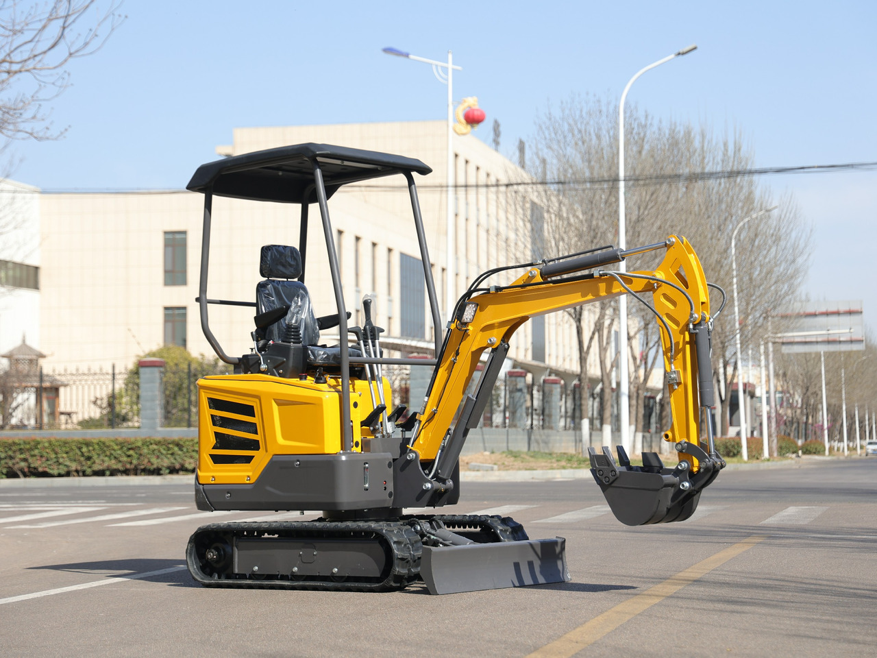 CHINA Mini digger 1.5 ton excavator - Mini ekskavatorius: foto 1 CHINA Mini digger 1.5 ton excavator - Mini ekskavatorius: foto 1