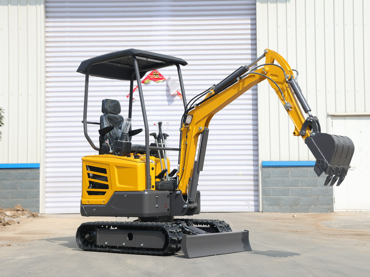 CHINA Mini digger 1.5 ton excavator - Mini ekskavatorius: foto 1 CHINA Mini digger 1.5 ton excavator - Mini ekskavatorius: foto 1
