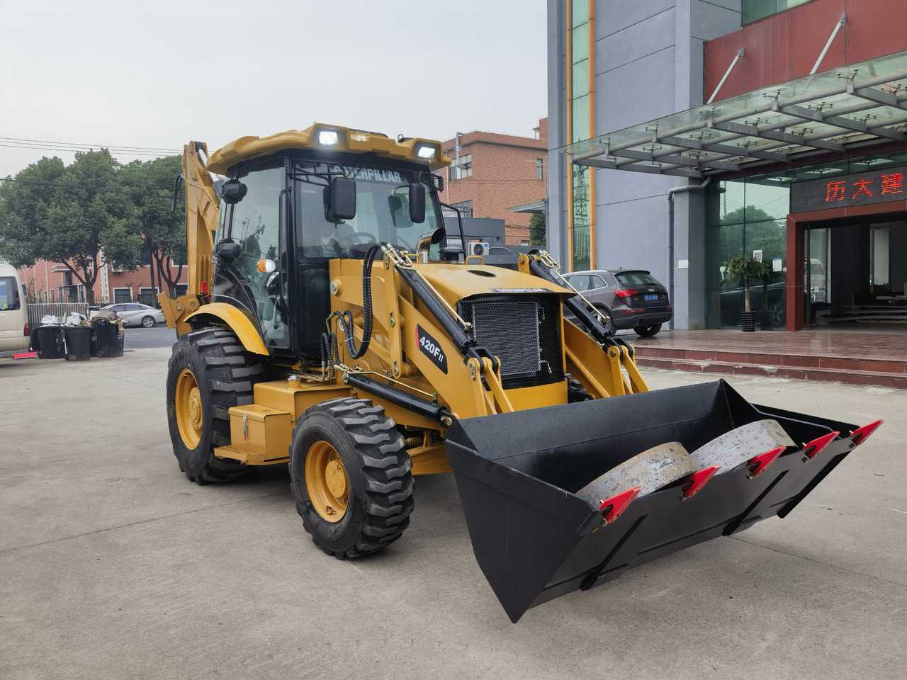 Cat 420F backhoe loader - Ekskavatorius-krautuvas: foto 3 Cat 420F backhoe loader - Ekskavatorius-krautuvas: foto 3