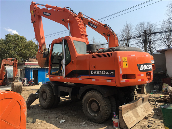 Doosan DH210w-7 wheel excavator - Ratinis ekskavatorius: foto 3 Doosan DH210w-7 wheel excavator - Ratinis ekskavatorius: foto 3