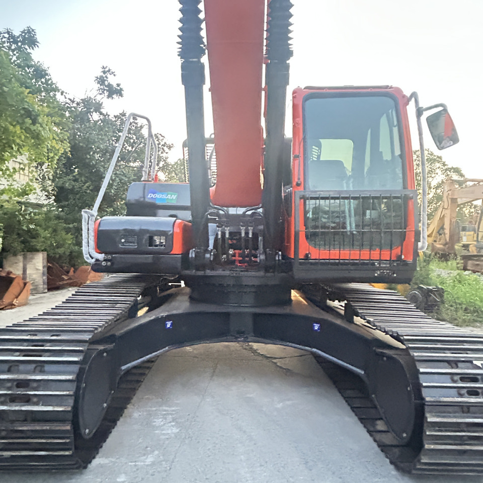 Doosan DX300LC Crawler Excavator - Vikšrinis ekskavatorius: foto 3 Doosan DX300LC Crawler Excavator - Vikšrinis ekskavatorius: foto 3
