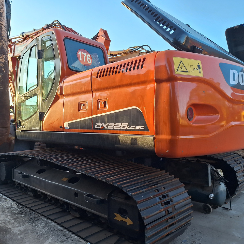Doosan Dx225LC-9C Crawler Excavator - Vikšrinis ekskavatorius: foto 3 Doosan Dx225LC-9C Crawler Excavator - Vikšrinis ekskavatorius: foto 3